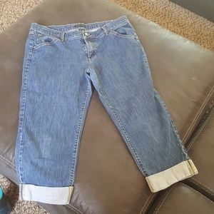 Denim capri pants